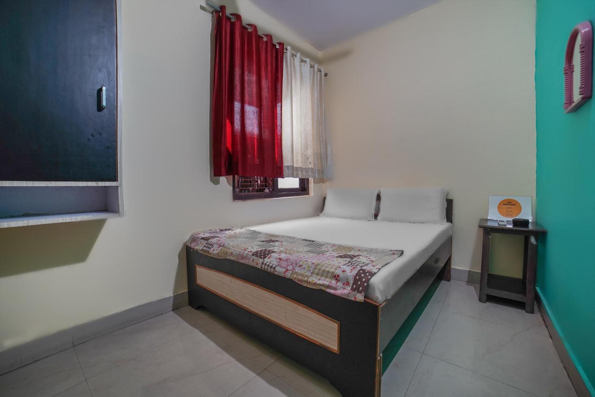 Spot On Komfort Guest House Rudrapur Экстерьер фото