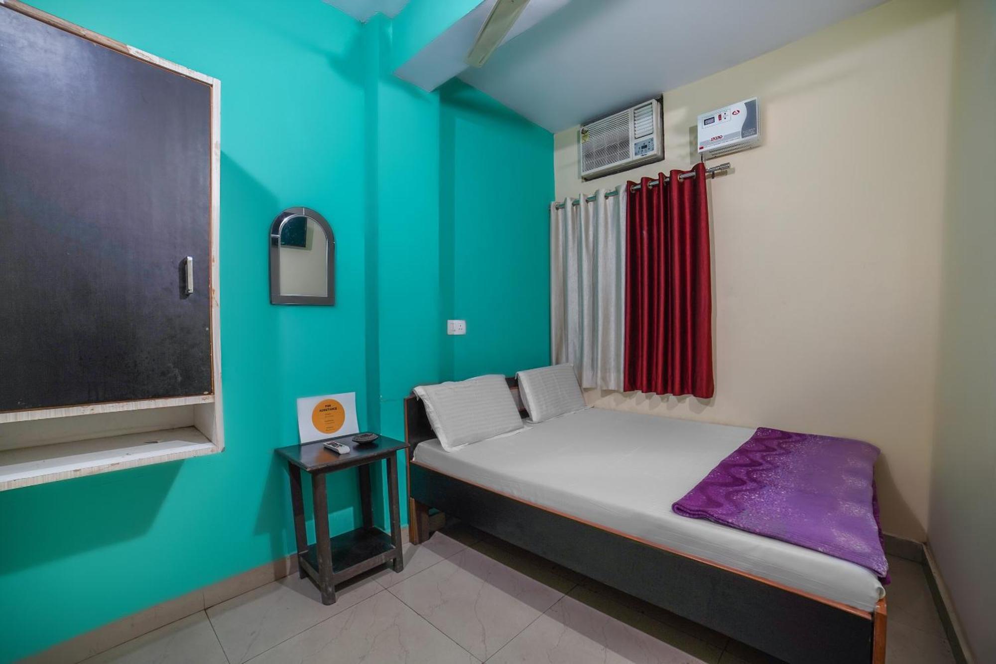 Spot On Komfort Guest House Rudrapur Экстерьер фото