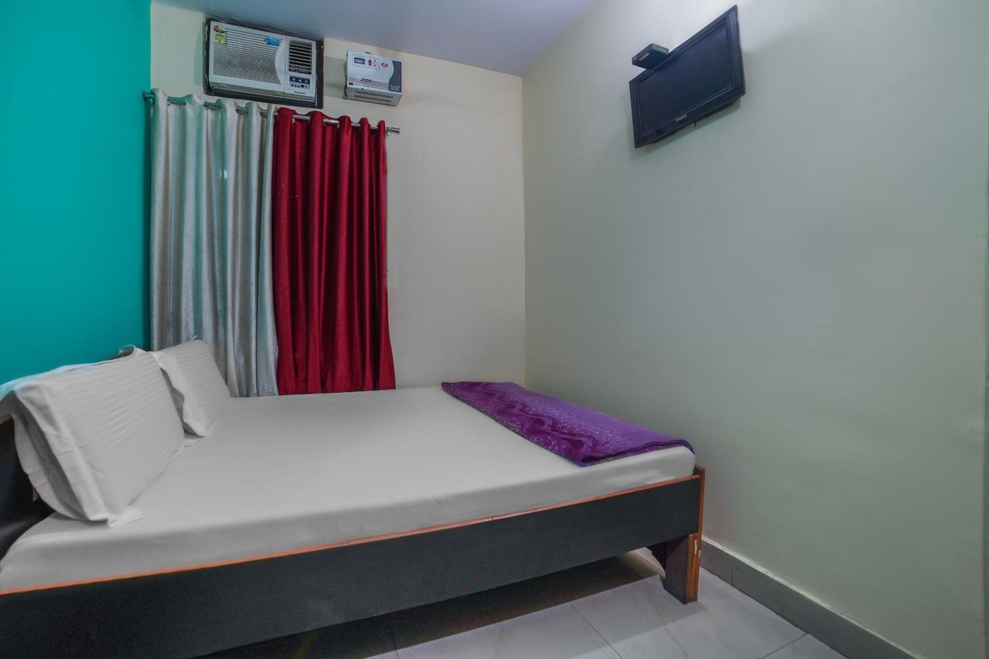 Spot On Komfort Guest House Rudrapur Экстерьер фото