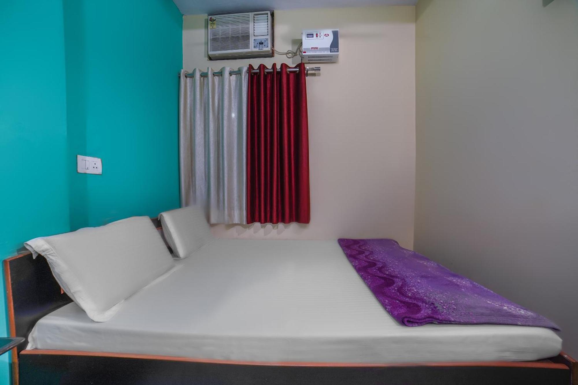 Spot On Komfort Guest House Rudrapur Экстерьер фото