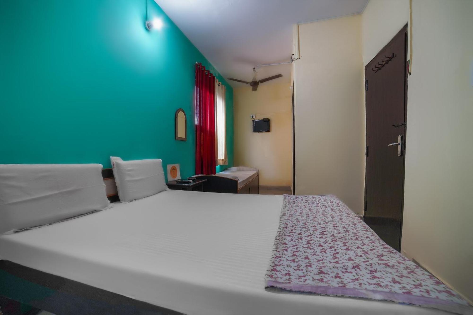 Spot On Komfort Guest House Rudrapur Экстерьер фото