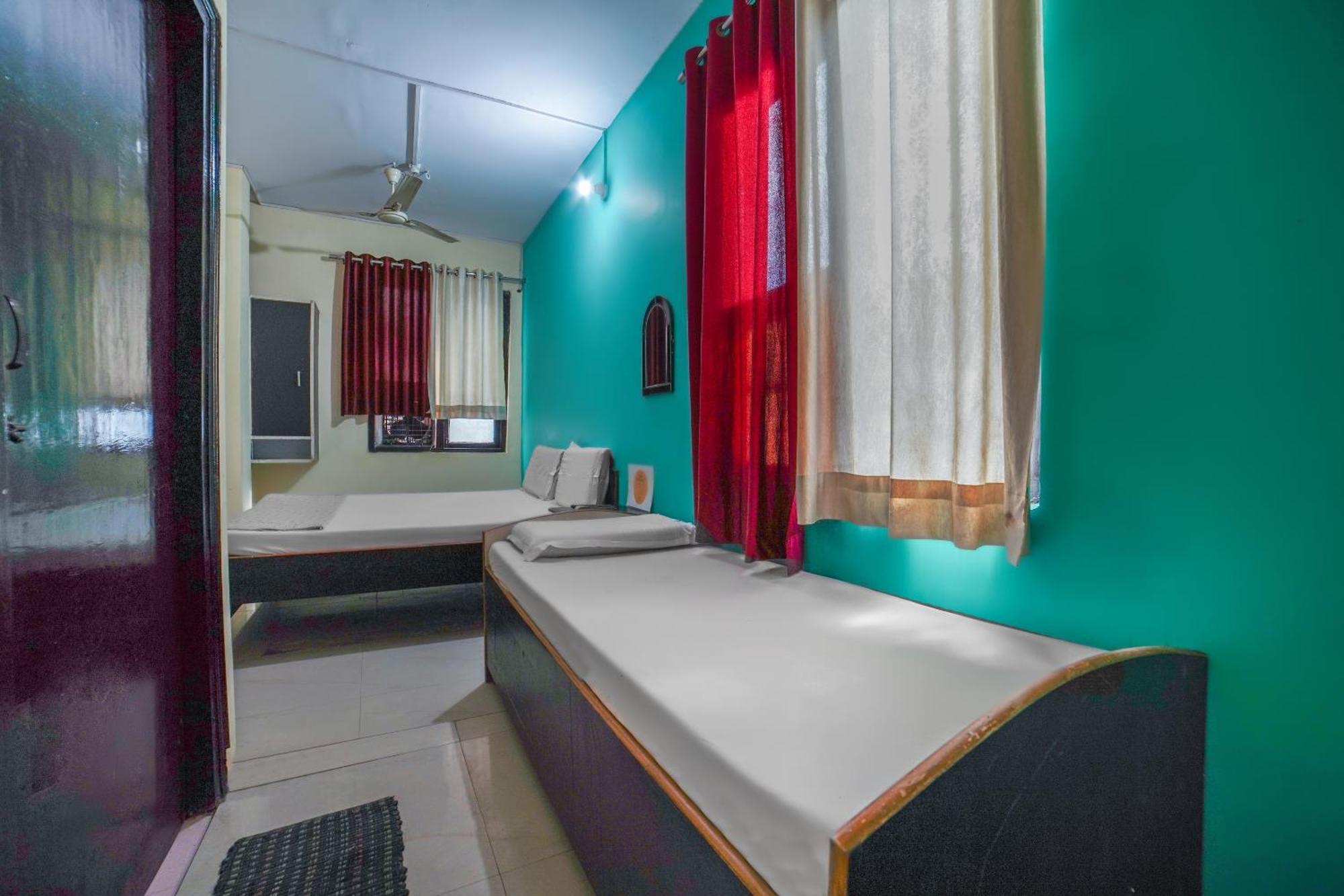 Spot On Komfort Guest House Rudrapur Экстерьер фото